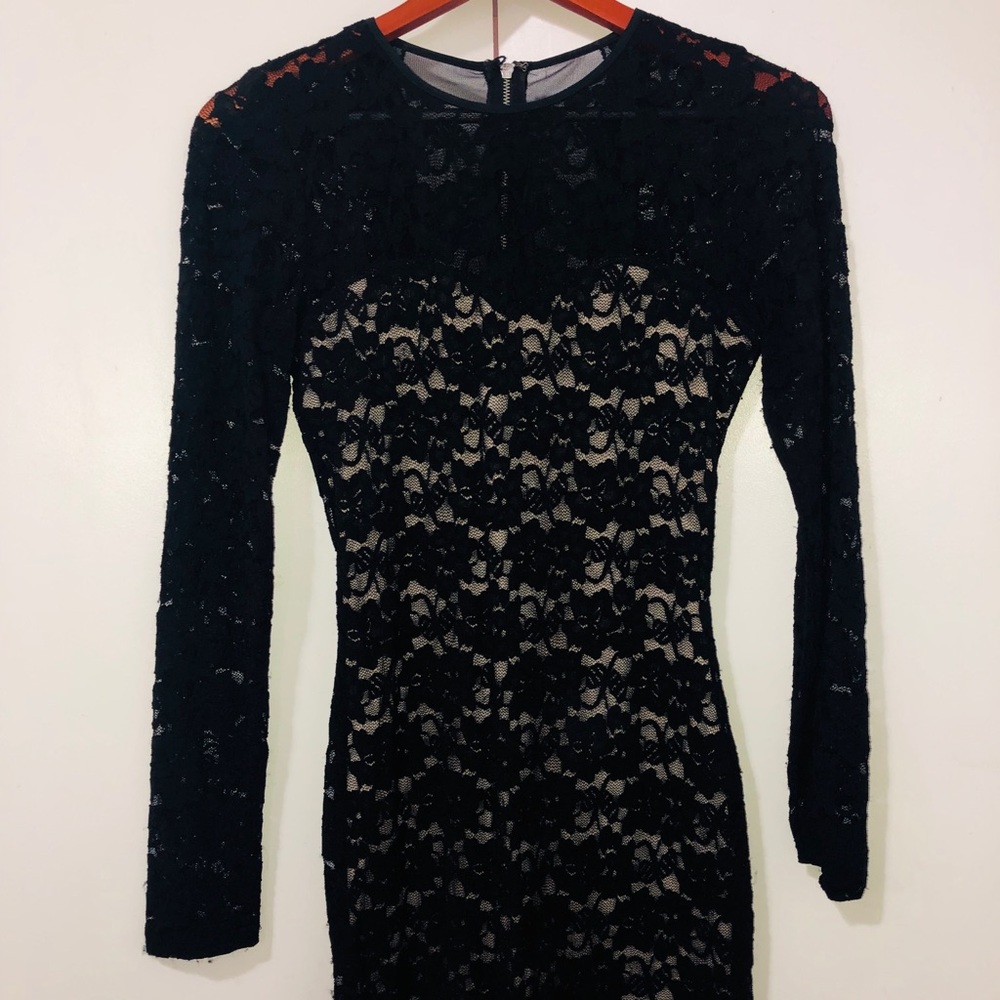 🔥BEAUTIFUL black lace dress